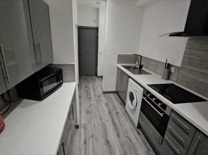 2 Bed Flat, Hainault Avenue, SS0