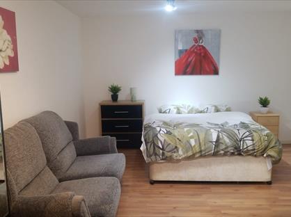 Studio Flat, Lower High Street, WS10