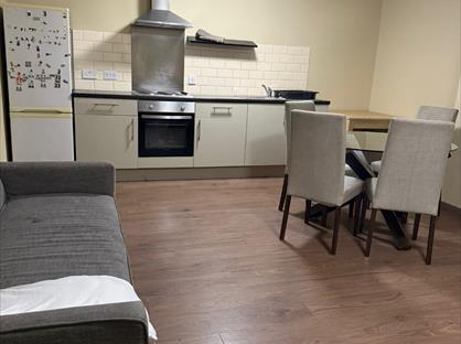 2 Bed Flat, Daniel House, L20