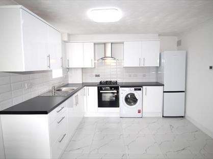 2 Bed Flat, Broomfield Road, RM6