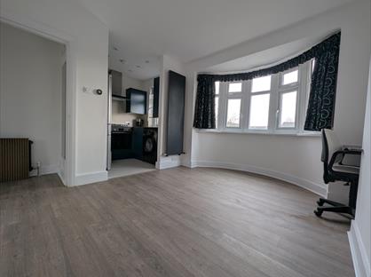 1 Bed Maisonette, Eastcote Lane, HA2