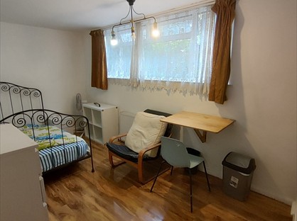 Studio Flat, Steele Road, N17