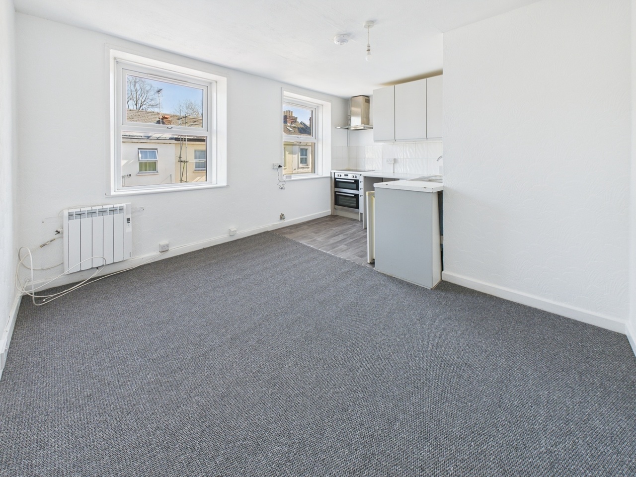 2 Bed Flat, Wellington Street, GL1