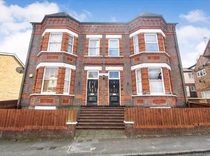 2 Bed Flat, Maple Court, LU1