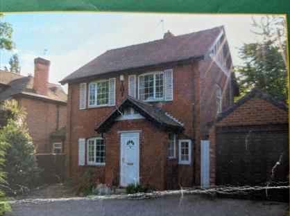 3 Bed Detached House, Aberford Road, WF1