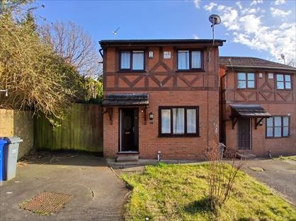 3 Bed Detached House, Laurel Bank Gardens, M9
