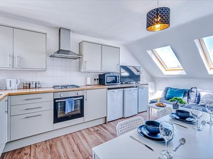 6 Bed Terraced House, Southsea, PO4