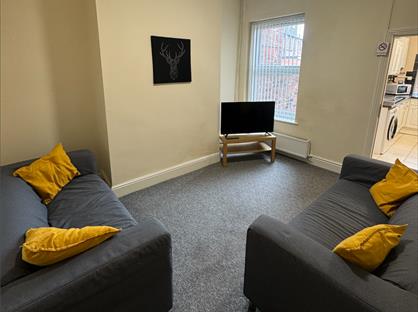 Room in a Shared House, Burscough Street, L39