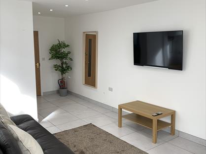 Room in a Shared House, Wigan Road, L39