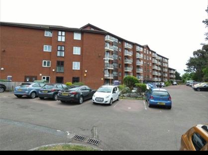 1 Bed Flat, Princess Court, LL29
