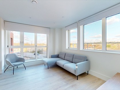 2 Bed Flat, London, SW20