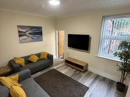 Room in a Shared House, Burscough Street, L39