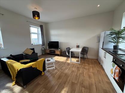 1 Bed Flat, Broadway House, LS18