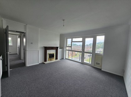 2 Bed Flat, Plantshill Crescent, CV4