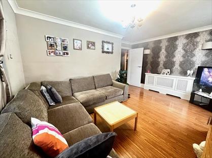 1 Bed Flat, Willett House, E13