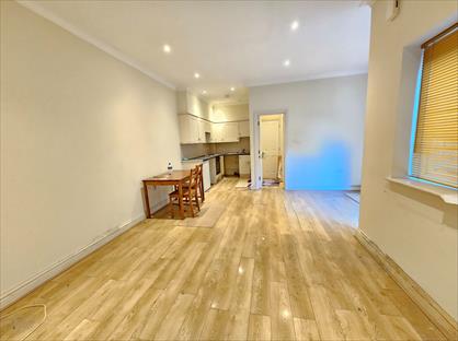 1 Bed Maisonette, Admiral Mews, SW19