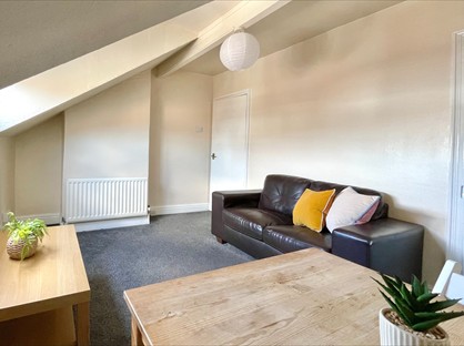 Studio Flat, Landseer Terrace, LS13