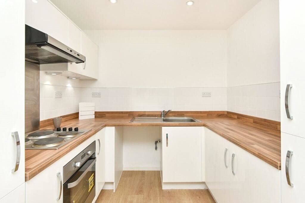 Additional image 3 of 1 Bed Flat, Cathedral View, DE1, N1 7GU
