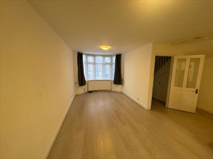 3 Bed Terraced House, Cedar Grove, UB1