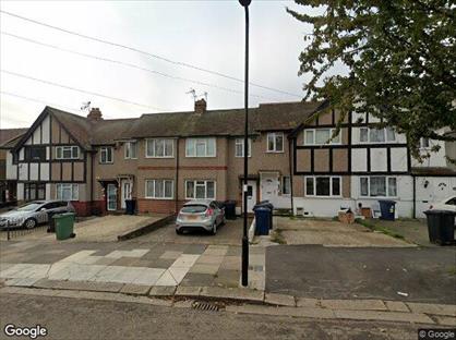 6 Bed Terraced House, Berkeley Avenue, UB6