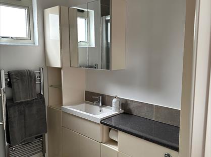 Studio Flat, Broadstone, BH18