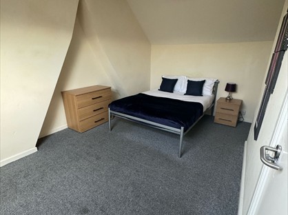 Room in a Shared House, York Road, NG20