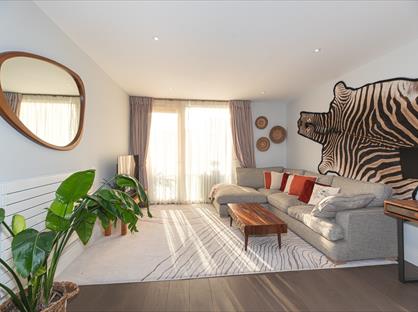 2 Bed Flat, Hamond Court, KT2