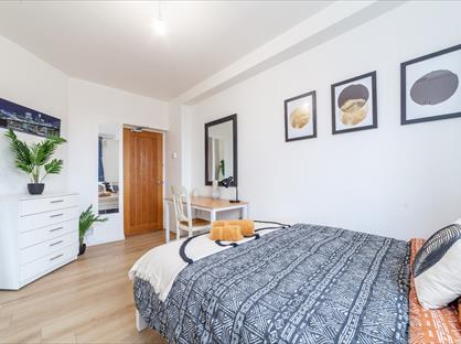 Room in a Shared Flat, Holman Hunt House, W6