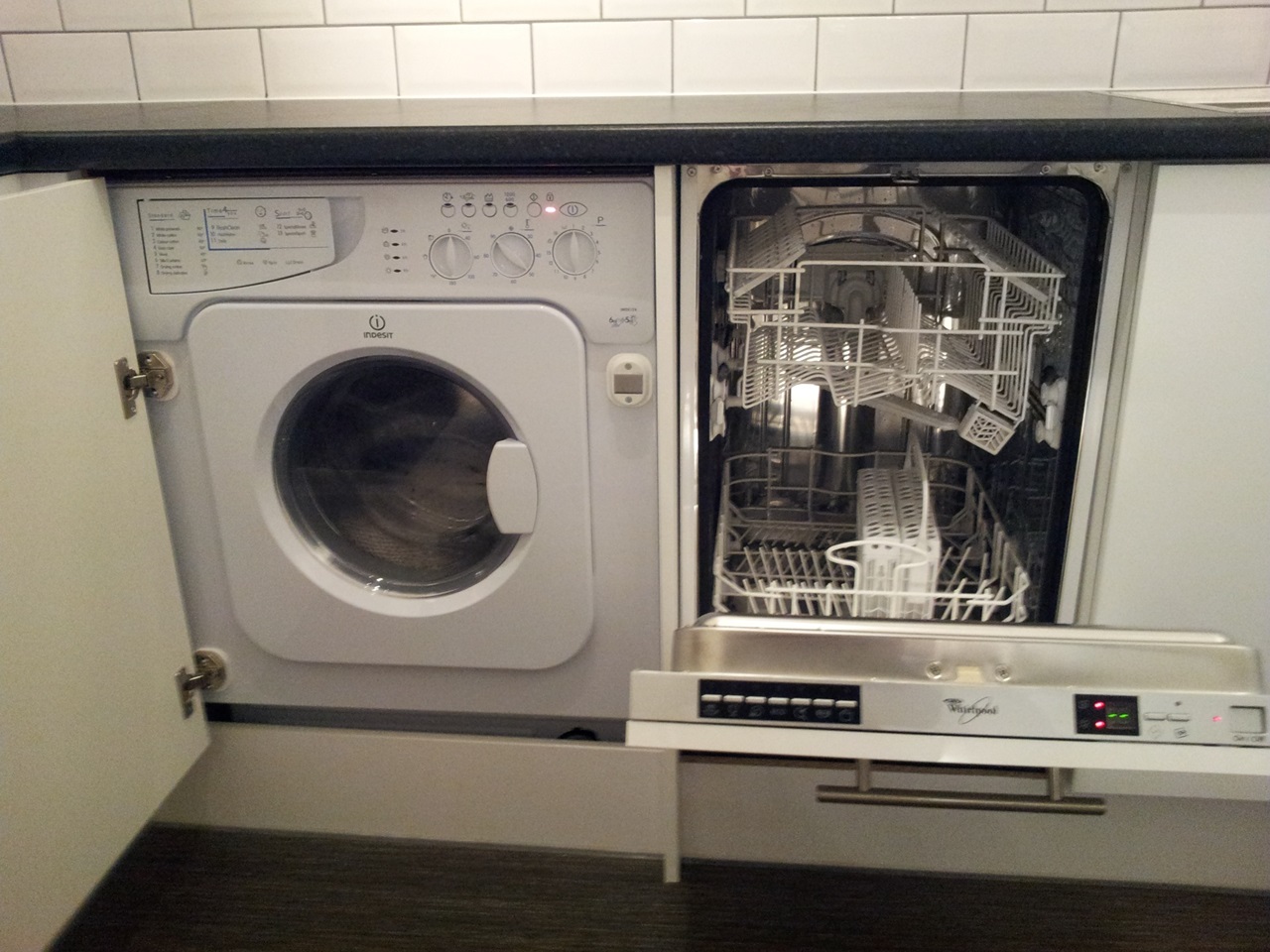 1 Bed Flat, Tippett Rise, RG2 photo 4