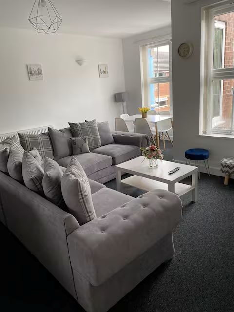 8 Bed Semi-Detached House, Brandreth Close, S6, N1 7GU