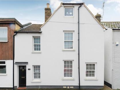 3 Bed Semi-Detached House, Chapel Road, CT11