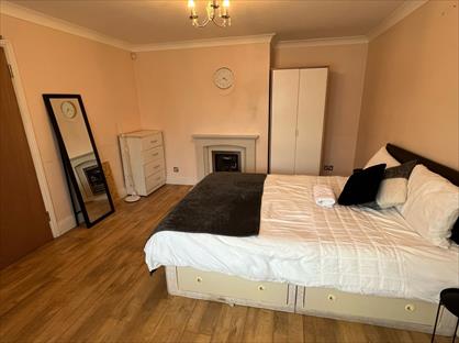 Room in a Shared House, Audley Way, SS14