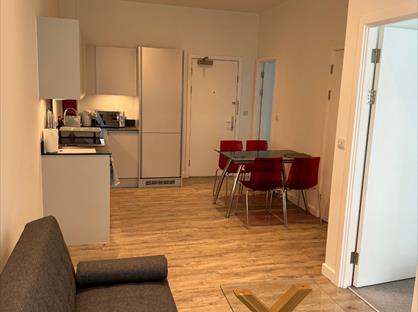 1 Bed Flat, London Road, TW18