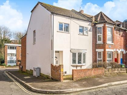 5 Bed End Terrace, Thackeray Road, SO17