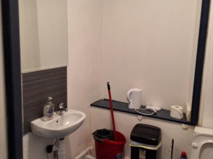 Studio Flat, Dewsbury, WF17