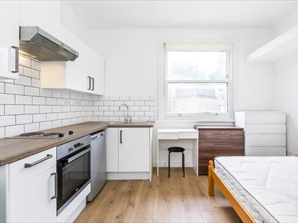 Studio Flat, Warwick Road, SW5