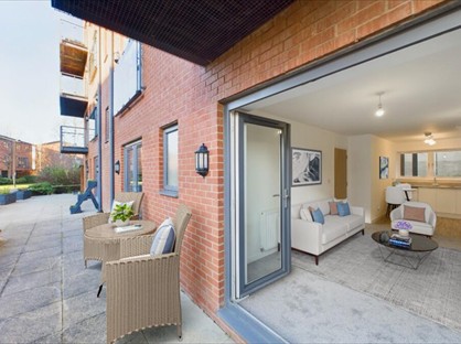 2 Bed Flat, Aire Quay, LS10