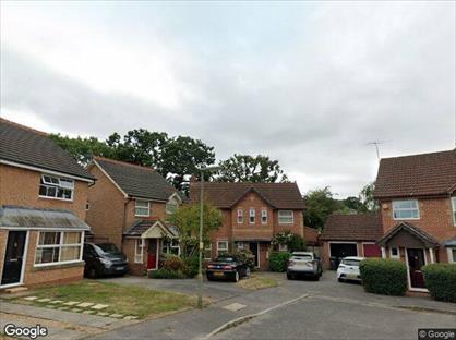 4 Bed Detached House, Cater Gardens, GU3