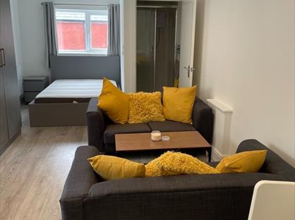 Studio Flat, City Road, CF24