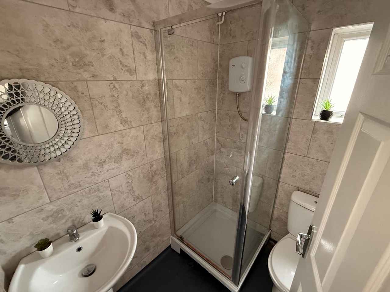 Additional image 3 of 1 Bed Flat, Humberstone Gate, LE1, N1 7GU