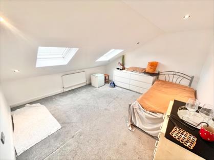 Room in a Shared House, Rosebank Road, E17