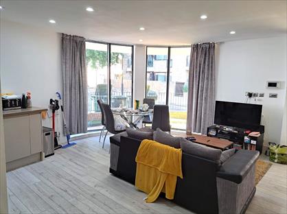 1 Bed Flat, Boyson Road, SE17