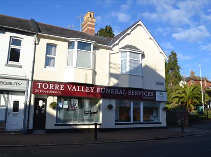 2 Bed Flat, Old Mill Road, TQ2