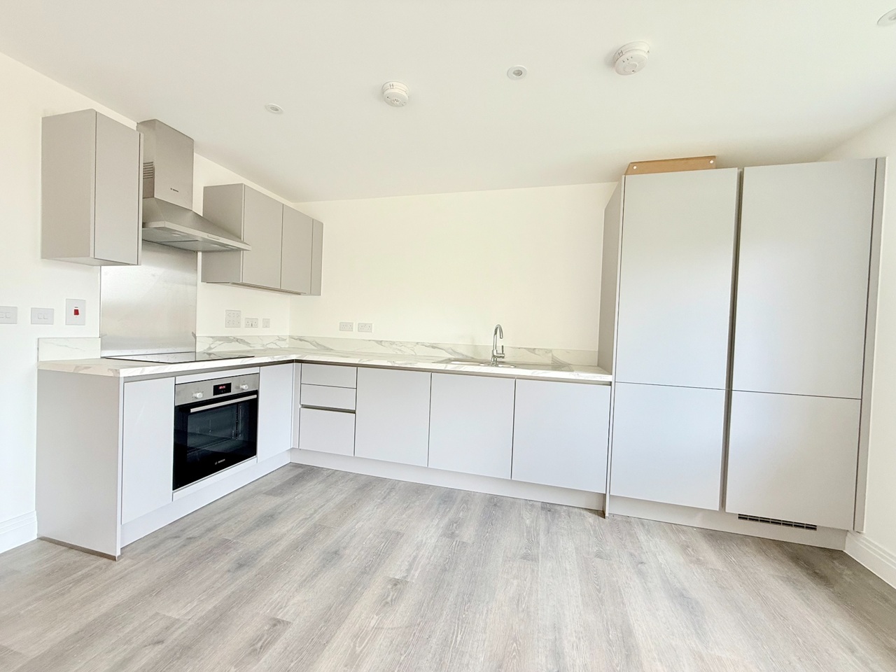 Chelmsford - 2 Bed Flat, George Wicks Way, CM1 - To Rent Now for £1,700 ...