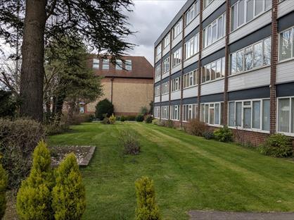 1 Bed Flat, The Poplars, NG2