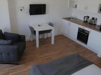 6 Bed Flat, Thompsons Yard, WF1