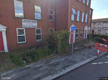 Studio Flat, Lower Bethesda Street, ST1