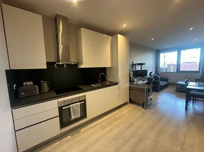 1 Bed Flat, Quilters Way, HP22