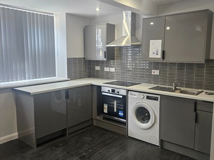 1 Bed Flat, Leeds Road, HX3