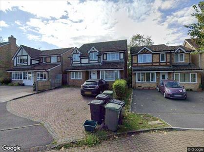 Room in a Shared House, The Brackens, RG22